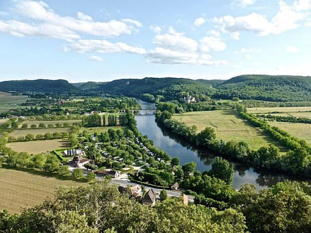 Blick von Domme zur Dordogne